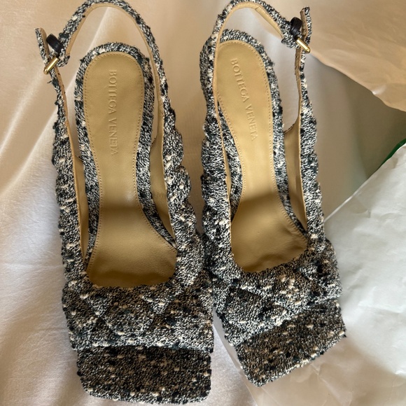 Sandles - Picture 9 of 12